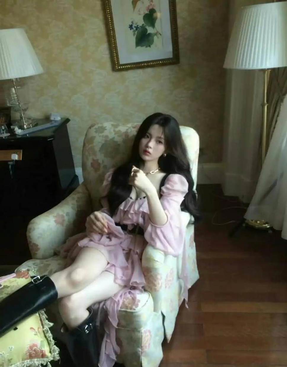 杨超越腿部肌肤竟如此细腻匀净？背后竟是这些让人意外的护理习惯